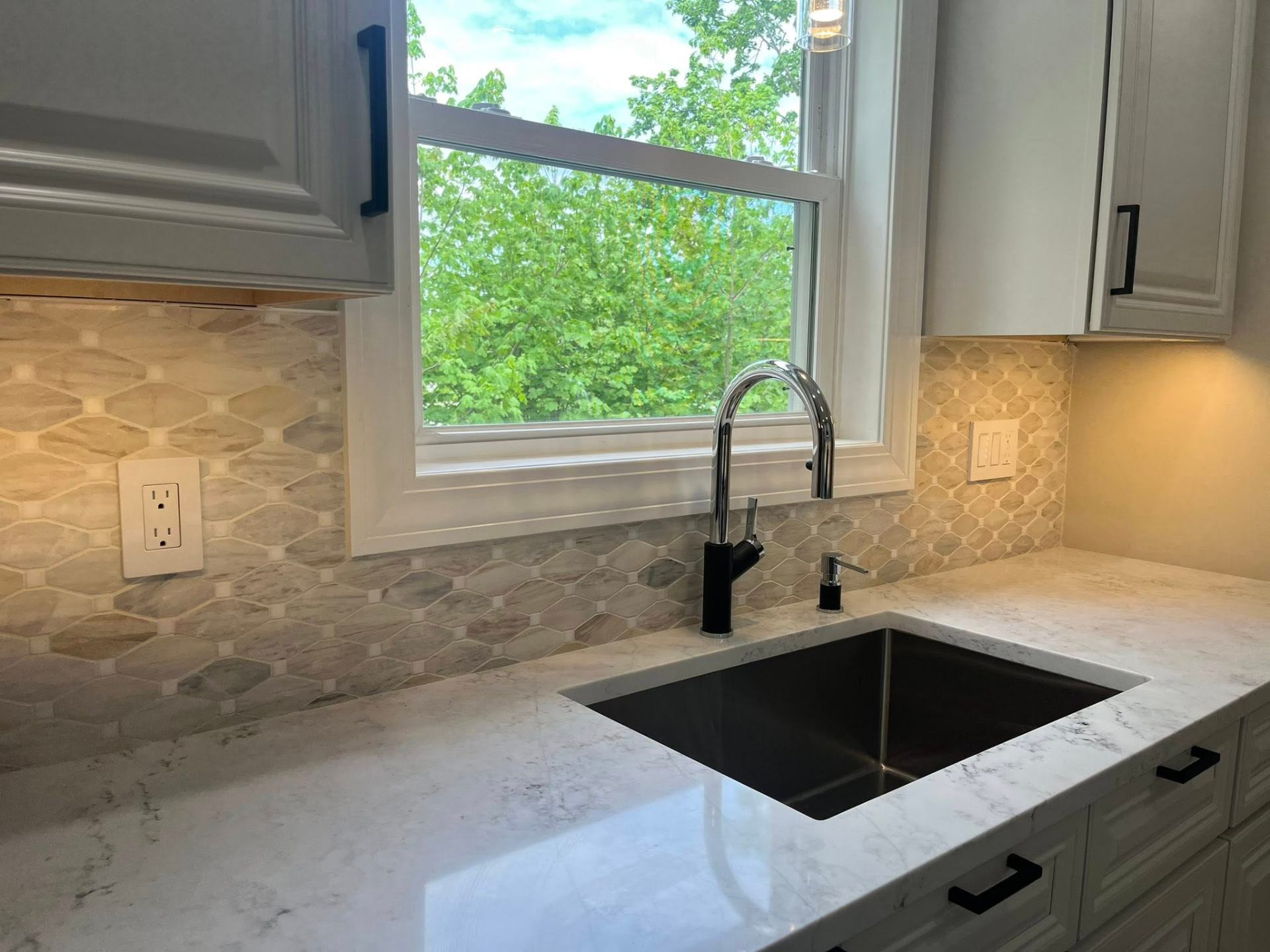 Kitchen Sink & Backsplash Design